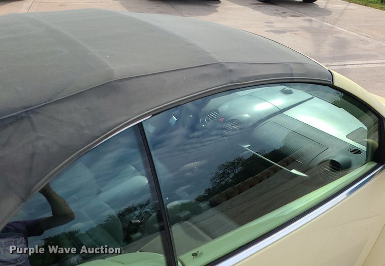 image for item DK4098 2006 Volkswagen Beetle  convertible