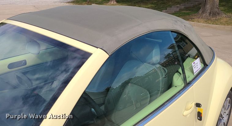 image for item DK4098 2006 Volkswagen Beetle  convertible