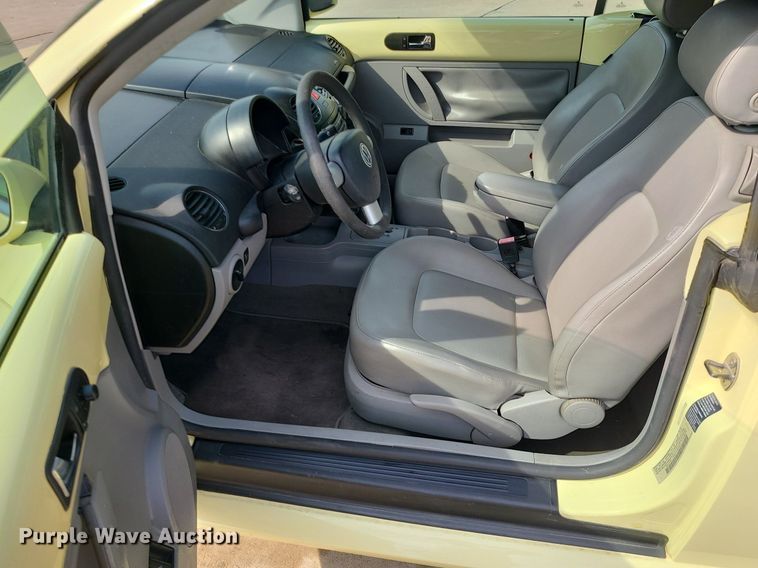 image for item DK4098 2006 Volkswagen Beetle  convertible