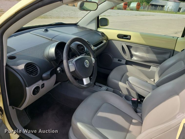 image for item DK4098 2006 Volkswagen Beetle  convertible