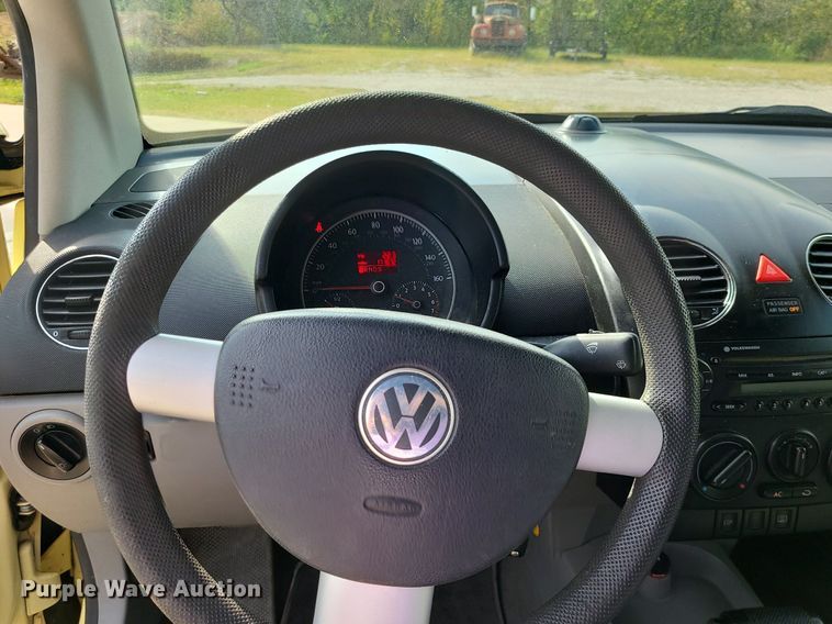 image for item DK4098 2006 Volkswagen Beetle  convertible