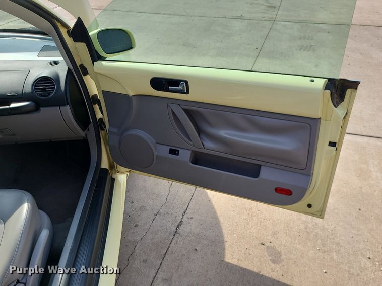 image for item DK4098 2006 Volkswagen Beetle  convertible