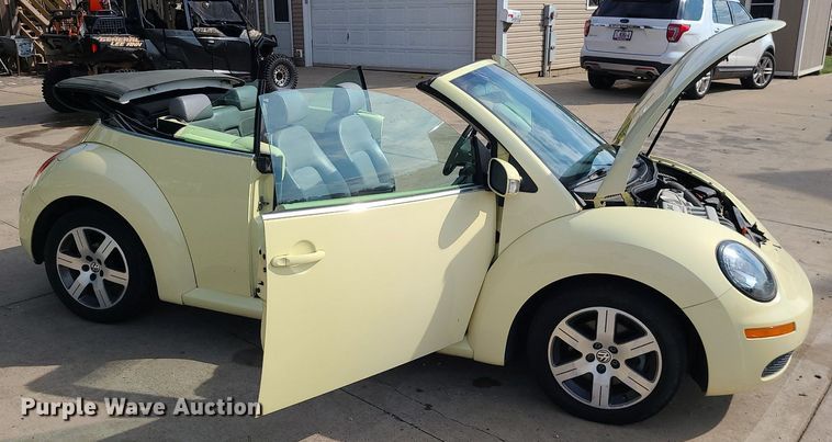 image for item DK4098 2006 Volkswagen Beetle  convertible