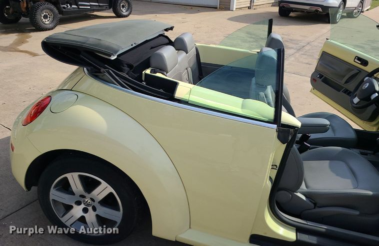 image for item DK4098 2006 Volkswagen Beetle  convertible