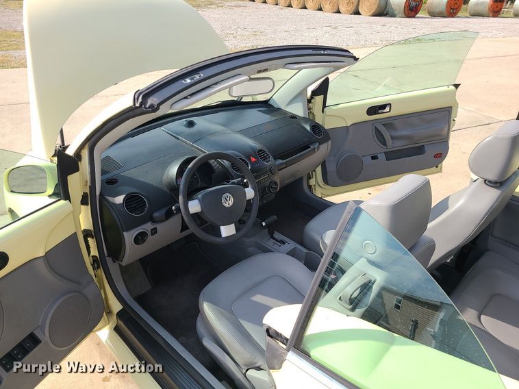 image for item DK4098 2006 Volkswagen Beetle  convertible