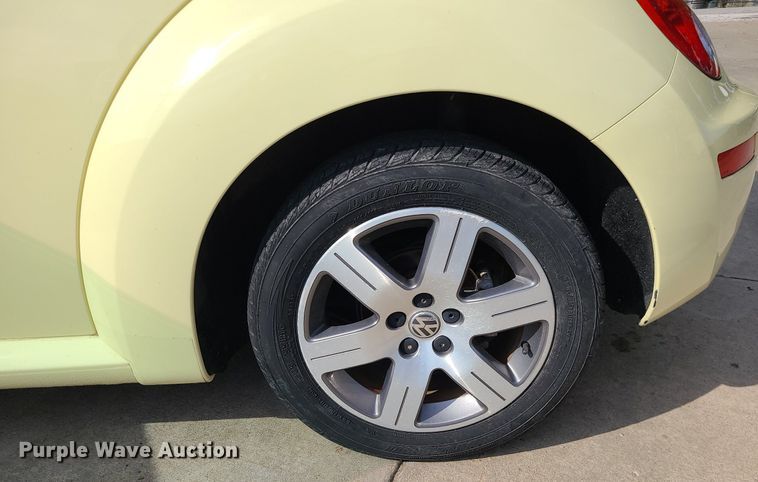 image for item DK4098 2006 Volkswagen Beetle  convertible