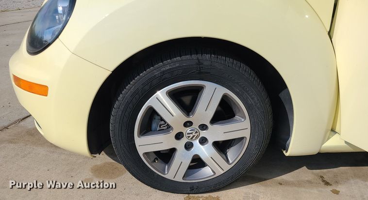 image for item DK4098 2006 Volkswagen Beetle  convertible