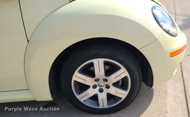 image for item DK4098 2006 Volkswagen Beetle  convertible