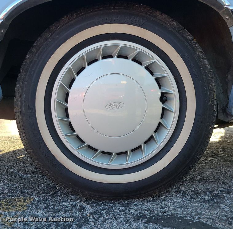 image for item DK4107 1983 Ford LTD