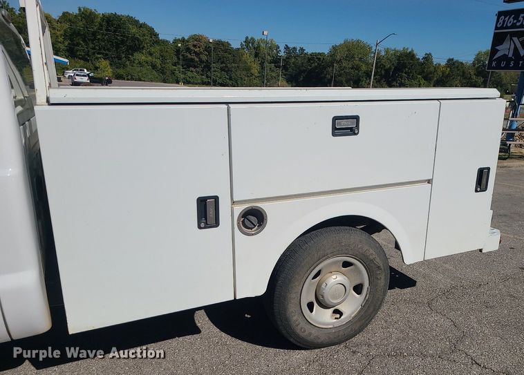 image for item DK4110 2008 Ford F250 Super Duty XL  utility bed pickup truck