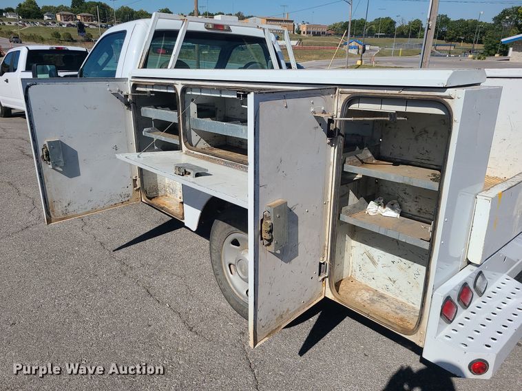 image for item DK4110 2008 Ford F250 Super Duty XL  utility bed pickup truck