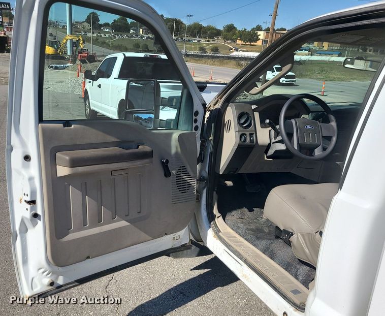 image for item DK4110 2008 Ford F250 Super Duty XL  utility bed pickup truck