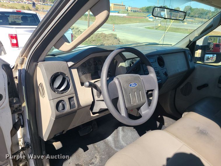 image for item DK4110 2008 Ford F250 Super Duty XL  utility bed pickup truck