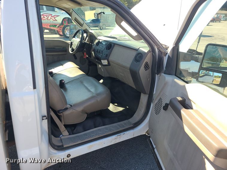 image for item DK4110 2008 Ford F250 Super Duty XL  utility bed pickup truck