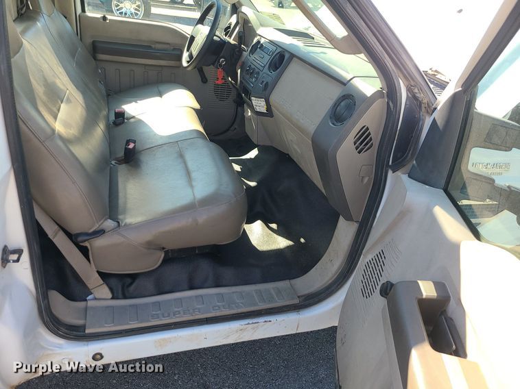 image for item DK4110 2008 Ford F250 Super Duty XL  utility bed pickup truck