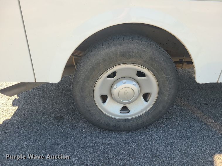 image for item DK4110 2008 Ford F250 Super Duty XL  utility bed pickup truck