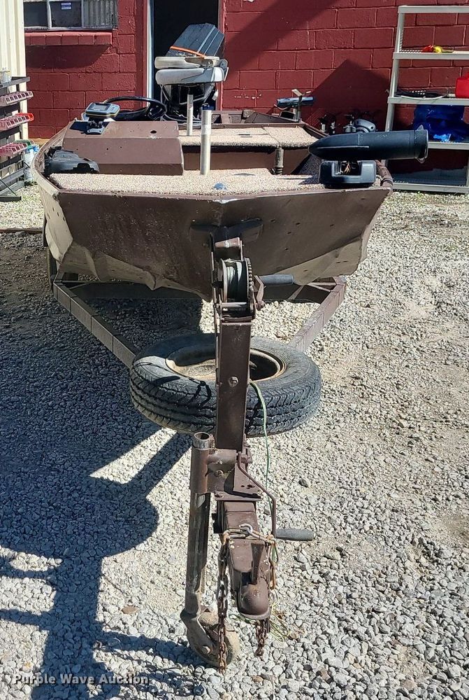 image for item DK4113 1981 Bass Tracker  boat