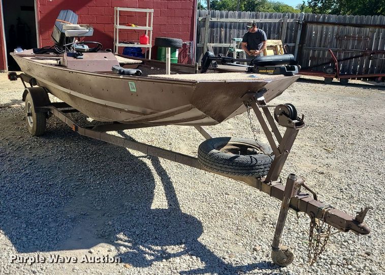 image for item DK4113 1981 Bass Tracker  boat