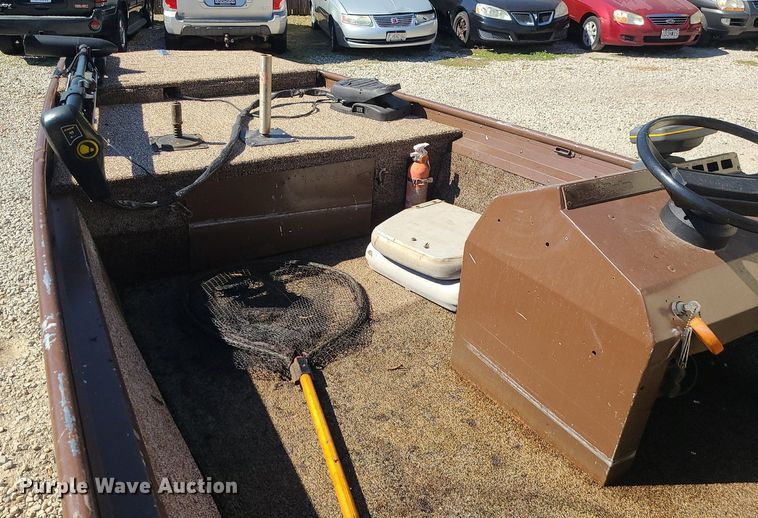 image for item DK4113 1981 Bass Tracker  boat