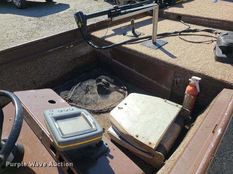 image for item DK4113 1981 Bass Tracker  boat