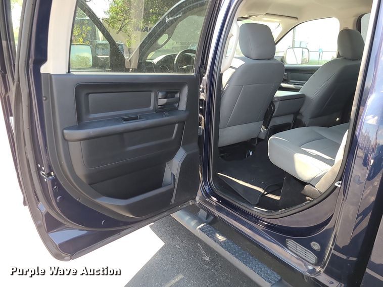 image for item DK4121 2015 Dodge Ram 2500  Crew Cab pickup truck