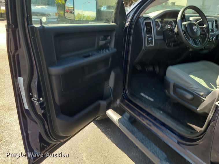 image for item DK4121 2015 Dodge Ram 2500  Crew Cab pickup truck