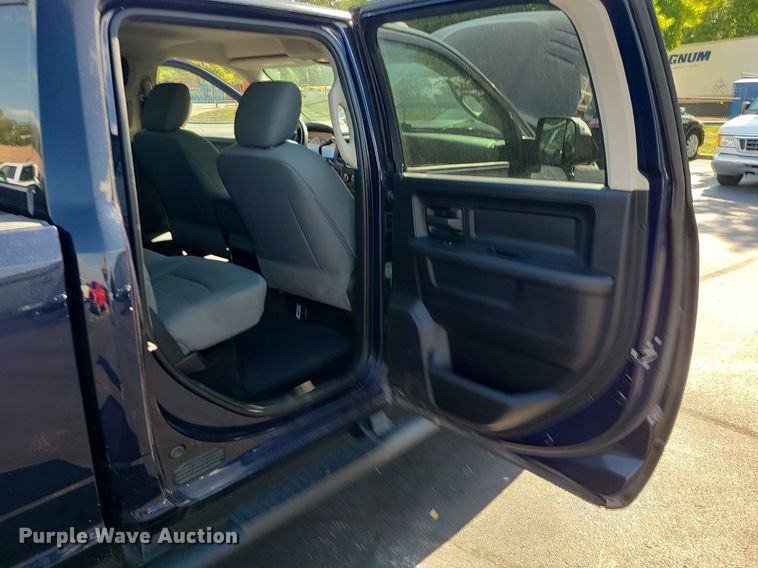 image for item DK4121 2015 Dodge Ram 2500  Crew Cab pickup truck