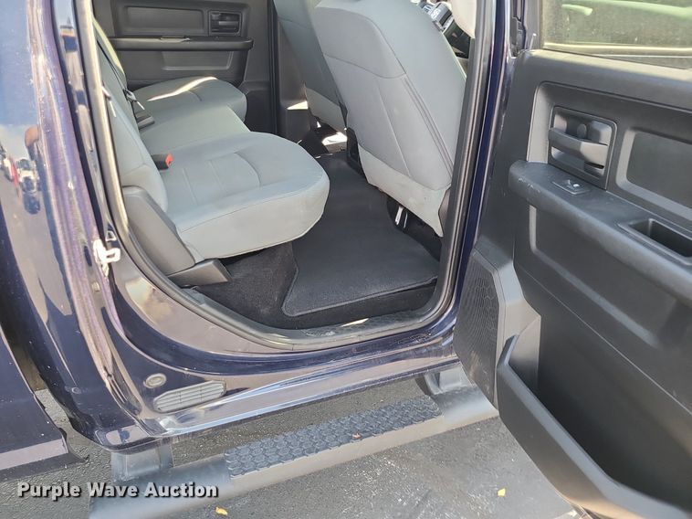 image for item DK4121 2015 Dodge Ram 2500  Crew Cab pickup truck