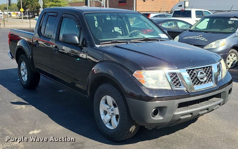 image for item DK4124 2012 Nissan Frontier  Crew Cab pickup truck