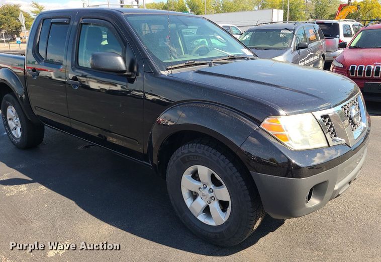 image for item DK4124 2012 Nissan Frontier  Crew Cab pickup truck