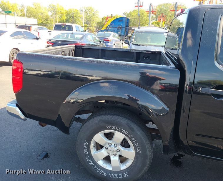 image for item DK4124 2012 Nissan Frontier  Crew Cab pickup truck