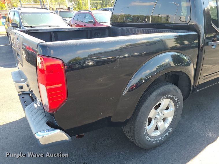 image for item DK4124 2012 Nissan Frontier  Crew Cab pickup truck