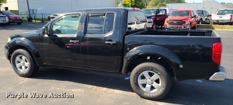 image for item DK4124 2012 Nissan Frontier  Crew Cab pickup truck