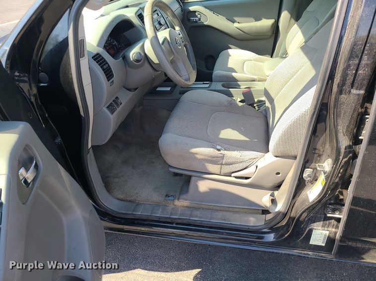 image for item DK4124 2012 Nissan Frontier  Crew Cab pickup truck