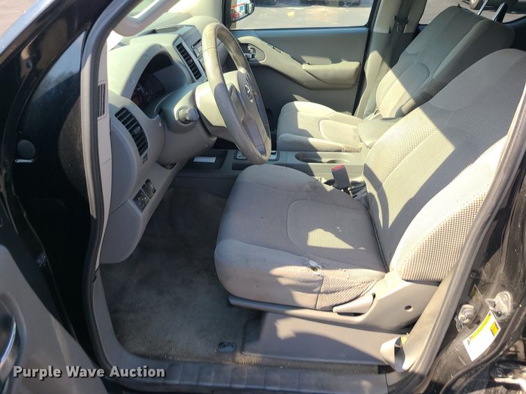 image for item DK4124 2012 Nissan Frontier  Crew Cab pickup truck