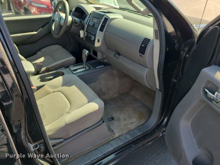 image for item DK4124 2012 Nissan Frontier  Crew Cab pickup truck