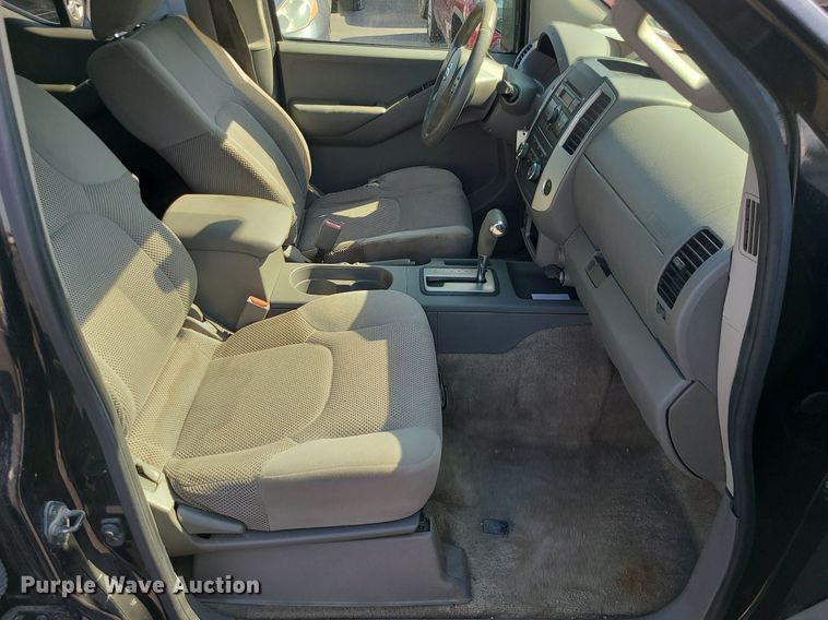 image for item DK4124 2012 Nissan Frontier  Crew Cab pickup truck