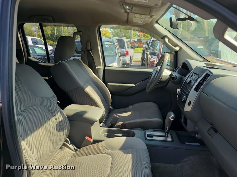 image for item DK4124 2012 Nissan Frontier  Crew Cab pickup truck