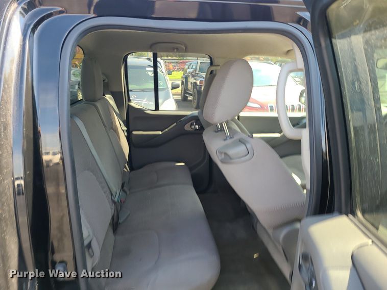 image for item DK4124 2012 Nissan Frontier  Crew Cab pickup truck