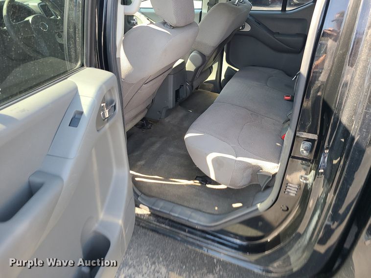 image for item DK4124 2012 Nissan Frontier  Crew Cab pickup truck