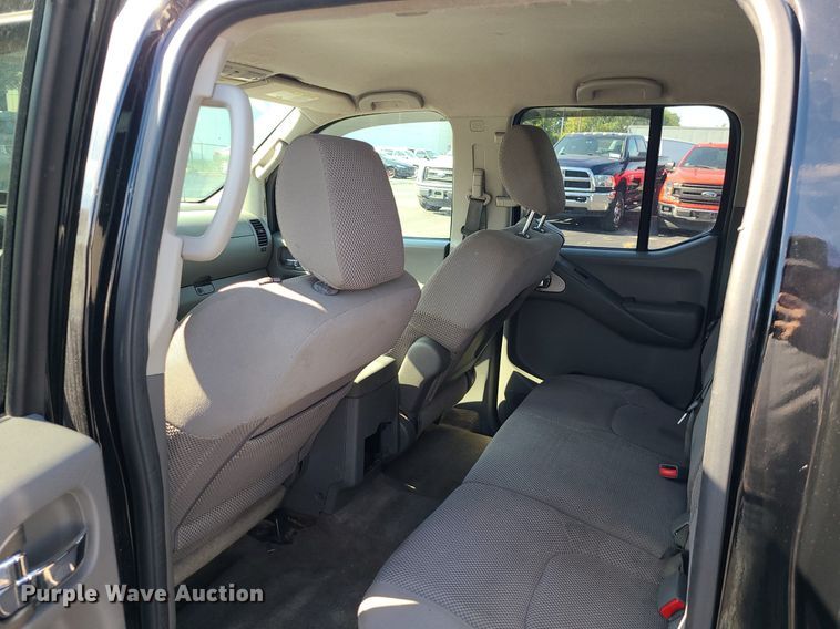 image for item DK4124 2012 Nissan Frontier  Crew Cab pickup truck