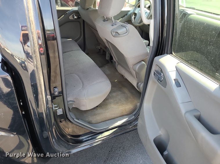 image for item DK4124 2012 Nissan Frontier  Crew Cab pickup truck