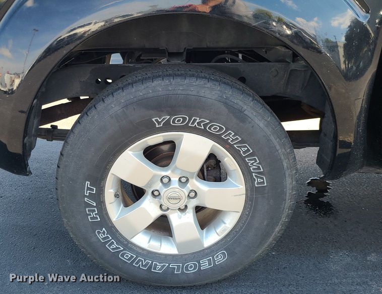 image for item DK4124 2012 Nissan Frontier  Crew Cab pickup truck