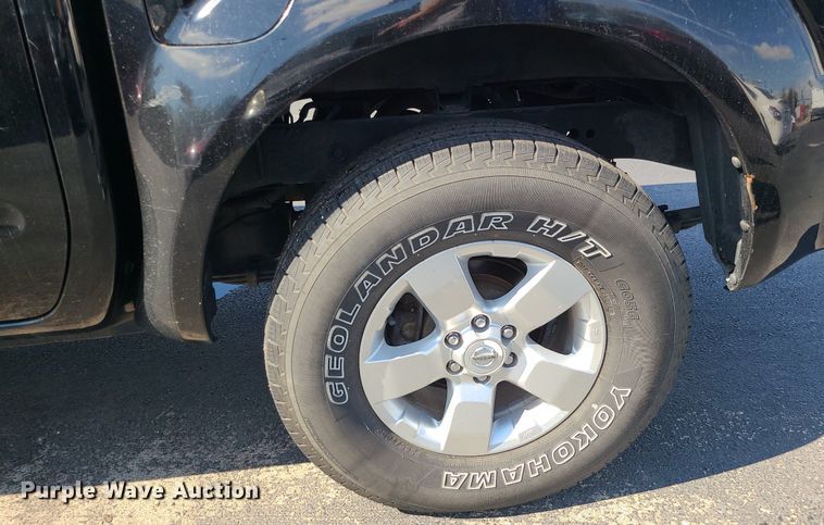 image for item DK4124 2012 Nissan Frontier  Crew Cab pickup truck