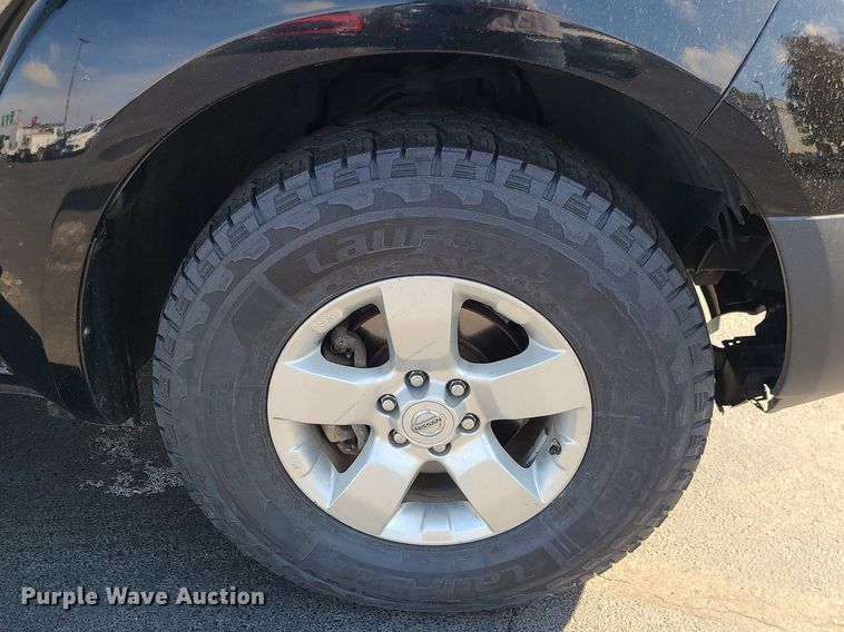 image for item DK4124 2012 Nissan Frontier  Crew Cab pickup truck