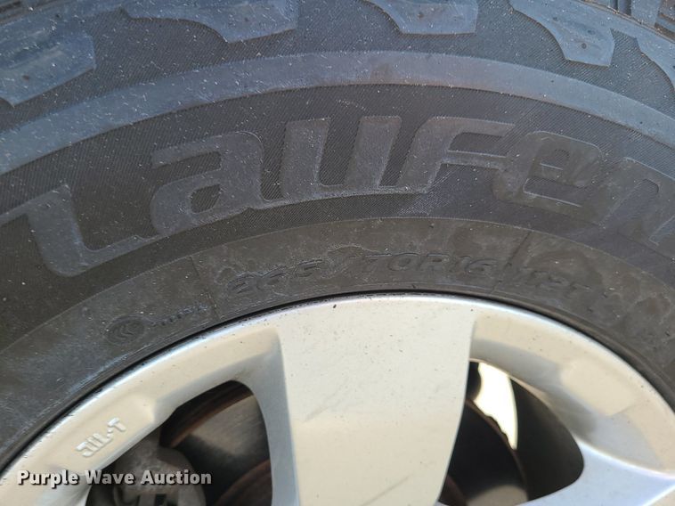 image for item DK4124 2012 Nissan Frontier  Crew Cab pickup truck