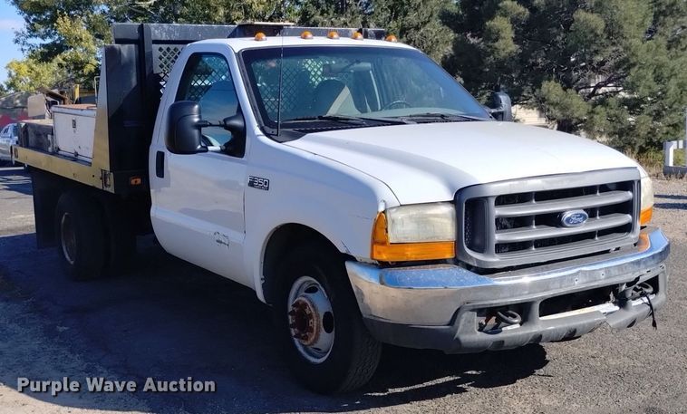 image for item DK8844 2000 Ford F350 Super Duty XL  flatbed pickup truck