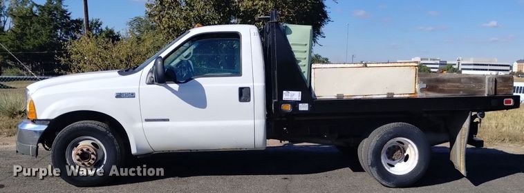 image for item DK8844 2000 Ford F350 Super Duty XL  flatbed pickup truck