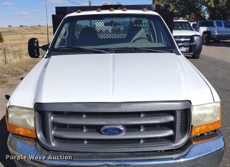 image for item DK8844 2000 Ford F350 Super Duty XL  flatbed pickup truck