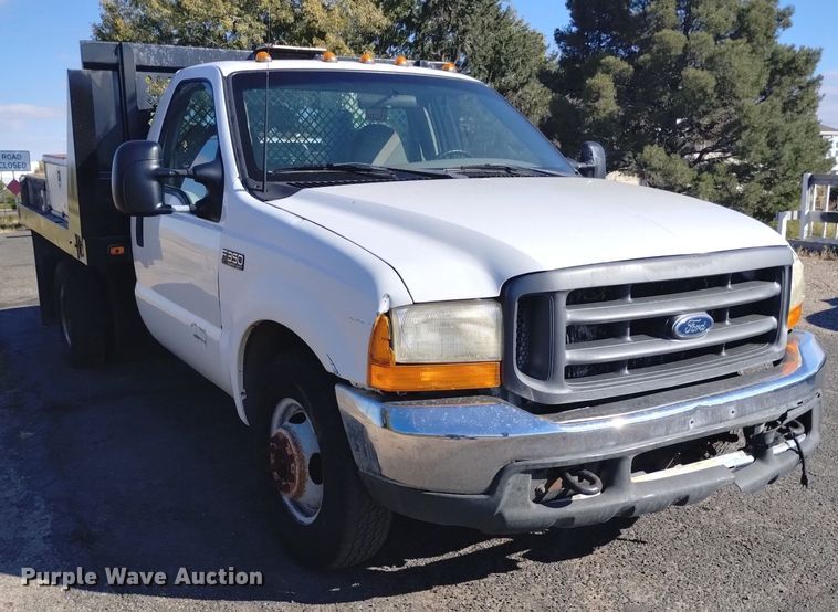 image for item DK8844 2000 Ford F350 Super Duty XL  flatbed pickup truck